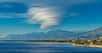 Les nuages lenticulaires peuvent prendre la forme de soucoupes volantes ou d'assiettes, parfois empilées les unes sur les autres. Ici, un nuage lenticulaire spectaculaire photographié à Bastia en septembre 2022. © majonit, Adobe Stock